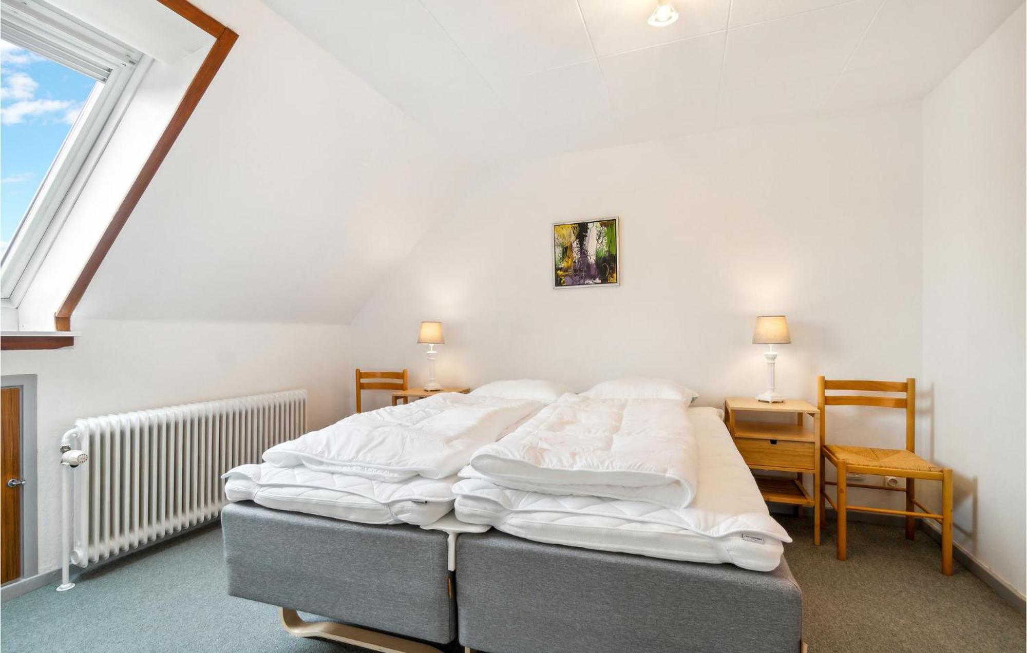 2 Bedroom Awesome In Apartment Ronne